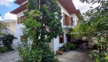Casa Sobrado - Residencial / Comercial