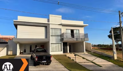 ima casa à venda no Condomínio Village Ipanema I em Araçoiaba da Serra, próximo a Rodovia Raposo Tavares com 340 m2 de área construída