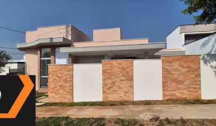 Ótima casa de esquina à venda no Condomínio Terras de São Francisco em Sorocaba com 3 suítes, sendo uma com closet, linda área gourmet com SPA.
