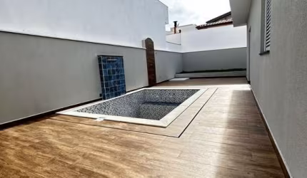 Excelente casa térrea à venda no condomínio Portal da Primavera em Sorocaba  300 m2 terreno 178 m2 área construída 3 suítes piscina