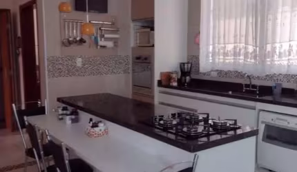 Ótimo sobrado à Venda no Condomínio Chácara Ondina em Sorocaba, terreno tem 300m2 Área const 273m2 piscina aquecida e aquecedor solar para toda casa.