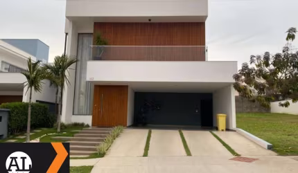 Maravilhosa casa á venda no condomínio Chácara Ondina em Sorocaba com 263 m2 de área construída , PORTEIRA FECHADA piscina aquecida com SPA