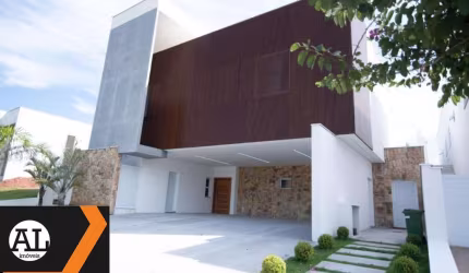 Linda Casa à venda no Condomínio Alphaville 3 assobradada, próximo ao Shopping Iguatemi, fácil acesso a Rodovia Raposo Tavares,Terreno 532 m2