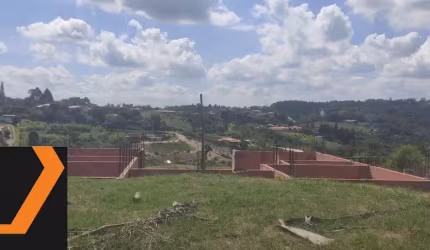 Ótima chácara á venda em condomínio na cidade de Alumínio há 20 min do Shopping Iguatemi de Sorocaba e as margens da Rodovia Raposo Tavares