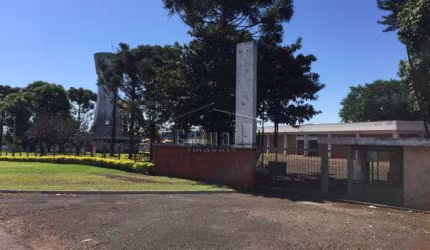 Casa comercial com pátio e estrutura logística à venda no Jardim Rosicler, Londrina