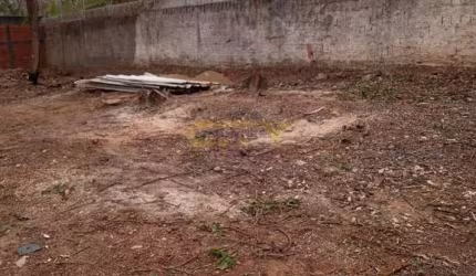 Vende-se Lote/Terreno Santa Rosa  (Próx. ao Shopping Estação)