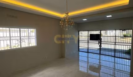 Vende-se Casa Comercial CPA I (Prox. ao Comando Geral)