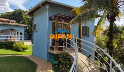 Linda Casa a Venda de 03 Dormitórios em Ótima Localização