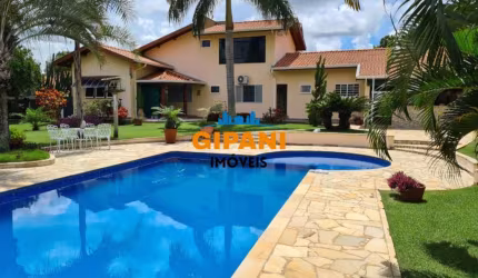 Excelente Casa a Venda em Condomínio Fechado em Holambra