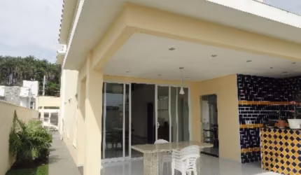 LINDO SOBRADO COM ACABAMENTO FINO NO CONDOMÍNIO FECHADO PORTARIA 24 HORAS EM JAGUARIUNA