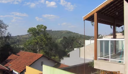 Ótima casa semi-mobiliada no bairro Nova Jaguariuna