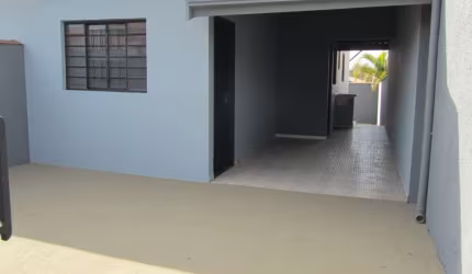Casa 02 Dormitórios com Quintal Bairro Mario Finotelli