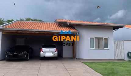 Casa à venda em Jaguariúna-SP, bairro Vargeão: 3 quartos, 1 suíte, 2 vagas de garagem, 139m² de área. Aproveite!