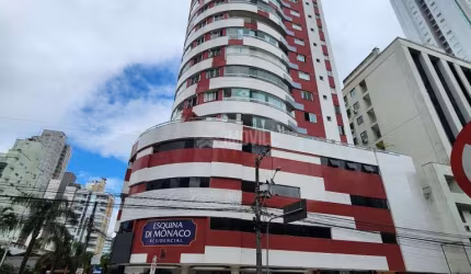 LOCAÇÃO ANUAL - 1 SUÍTE + 2 DEMI-SUÍTES - SOMENTE MÓVEIS FIXOS
