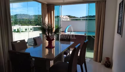 LINDO APARTAMENTO COM PISCINA PRIVATIVA, 02 SUÍTES E 01 VAGA PRIVATIVA.