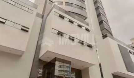 APARTAMENTO MOBILIADO E EQUIPADO COM 4 SUÍTES E 3 VAGAS NO EDIFÍCIO VILLA CASTELLI
