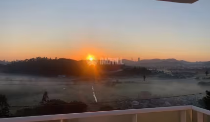 LUXUOSA CASA NOVA EM CONDOMINIO FECHADO ENTREGUE FINAMENTE MOBILIADA EM CAMBORIÚ