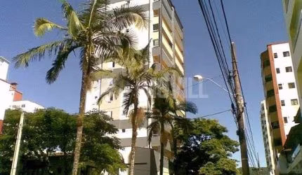 EXCELENTE APARTAMENTO - ÓTIMA LOCALIZAÇÃO 2 dormitórios, sendo 1 suíte, 1 vaga privativa