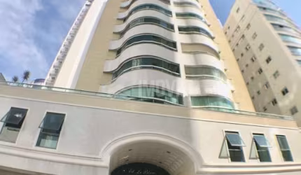 APARTAMENTO COM 03 DORMITÓRIOS SENDO 01 SUÍTE E 01 VAGA