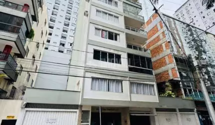 OPORTUNIDADE NA QUADRA DO MAR PARA REFORMA ENTRE ATLÂNTICO SHOPPING E CALÇADÃO