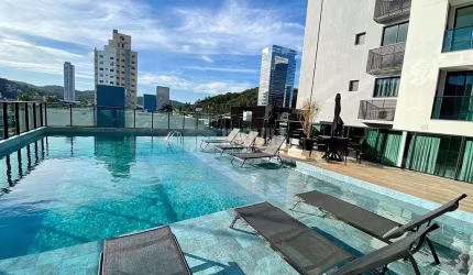 APTO NA PRAIA BRAVA COM 02 DORMITÓRIOS SENDO 01 SUÍTE VAGA PRIVATIVA COM LAZER COMPLETO NO ED BRAVA VIEW
