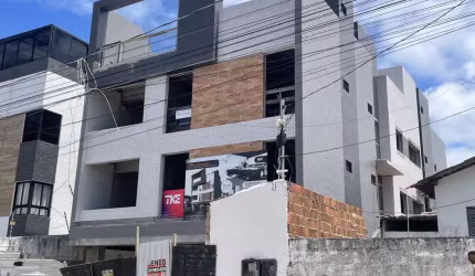 Cobertura 3 Quartos no Altiplano Elevador e Frente Rua