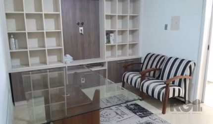 Apartamento na Luiz Manoel,2 dormitórios,desocupado,frente,bairro Santana