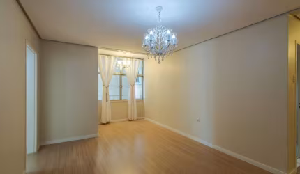 Apartamento de 80 m²semi mobiliado, 3 dormitórios e 1 suíte no Centro Histórico