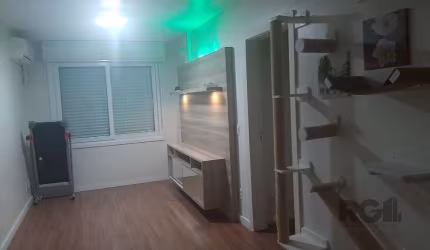 Apartamento 2 dormitórios, de frente 100% reformado bairro Cidade Baixa- Porto