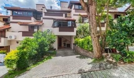 Casa Condominio em Porto Alegre, no bairro Vila Conceição, com 3 dormitório(s),