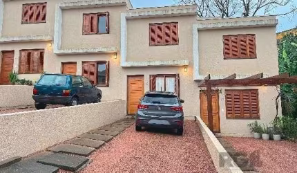 Casa Condominio em Porto Alegre, no bairro Teresópolis, com 2 dormitório(s), e 2