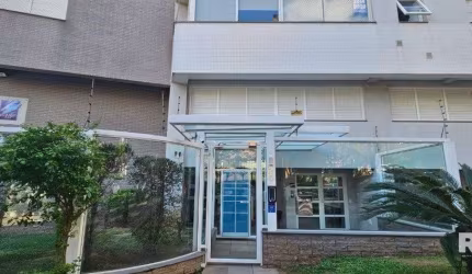 Lindo Apartamento Mobiliado de 1 domitório com 1 Suíte e Sacada