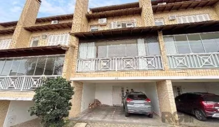 Casa Condominio em Porto Alegre, no bairro Sétimo Céu, com 4 dormitório(s), e 4