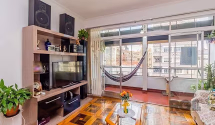 Excelente apartamento de 88m² com 3 dormitórios e sacada.