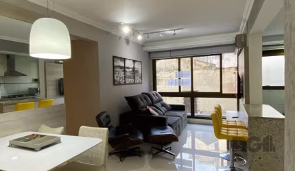 APARTAMENTO MOBILIADO DE 2 DORMITÓRIOS - CENTRO HISTÓRICO