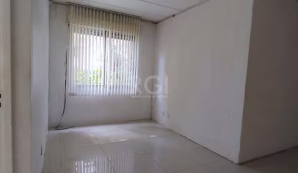 Apartamento com 3 dormitórios, 1 banheiro social e 1 vaga/box