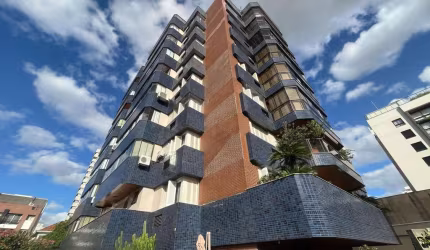 Apartamento 3 quartos, suíte, sacada, lareira, churrasqueira, 2 vagas de garagem