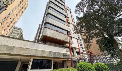 Ótimo apartamento desocupado no coração da Bela Vista! com 161m2