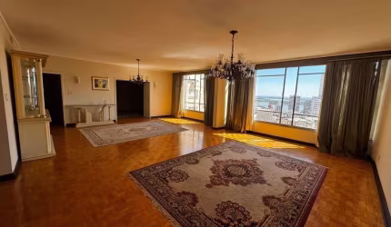 Apartamento super Amplo em frente a Santa Casa, Centro Histórico - POA
