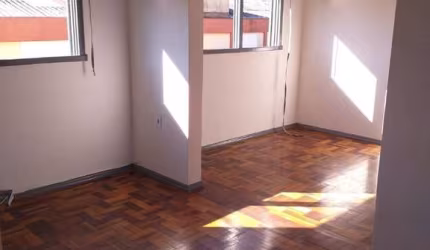 Apartamento com 3 dormitórios, 1 vaga, no bairro Camaquã, Porto Alegre, RS