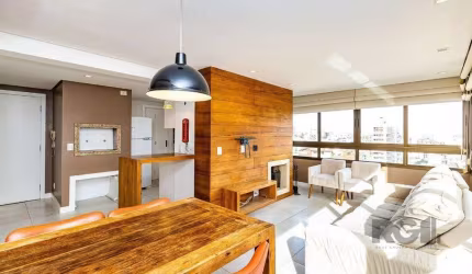 Vende-se apartamento mobiliado, 2 quartos, 1 suíte, 2 vagas - Petrópolis