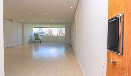 Apartamento 3 dormitórios à venda Moinhos de Vento Porto Alegre/RS