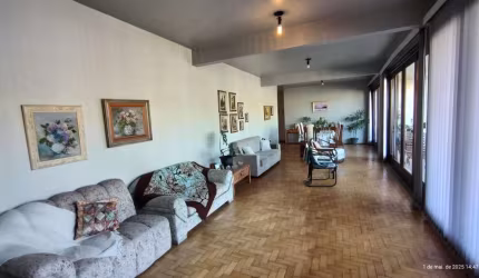 Apartamento de 4 dormitórios, 2 suítes, sacada, living para 2 ambientes bem ampl