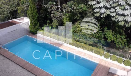 Casa à Venda Em Condomínio de Alto Padrão - Semi Mobiliada - Em Alphaville - Santana de Parnaíba - Sp
