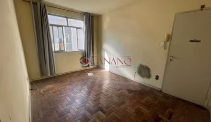 Apartamento com 2 quartos à venda na Rua Miguel Cervantes, Cachambi, Rio de Janeiro, 60 m2 por R$ 135.000