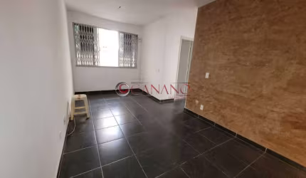 Apartamento com 2 quartos à venda na Rua Cristóvão Colombo, Cachambi, Rio de Janeiro, 65 m2 por R$ 145.000