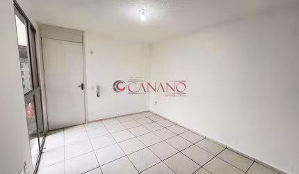 Apartamento com 2 quartos para alugar na Praça Henrique Gonzales, Tomás Coelho, Rio de Janeiro, 50 m2 por R$ 1.100