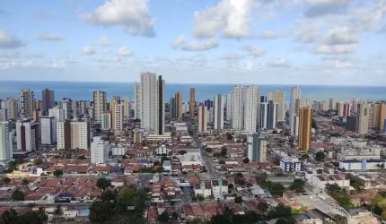 REF: AP003 - Apartamento à Venda, 3 suítes, João Agripino, Andar Alto