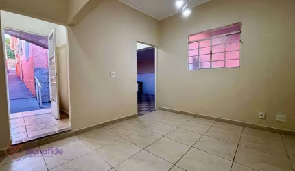 Casa com 2 dormitórios para alugar, 70 m² por R$ 2.282,00/mês - Vila Progresso - Jundiaí/SP