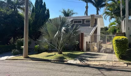 Casa com 5 dormitórios à venda, 300 m² por R$ 2.300.000,00 - Condomínio Estância Marambaia - Vinhedo/SP